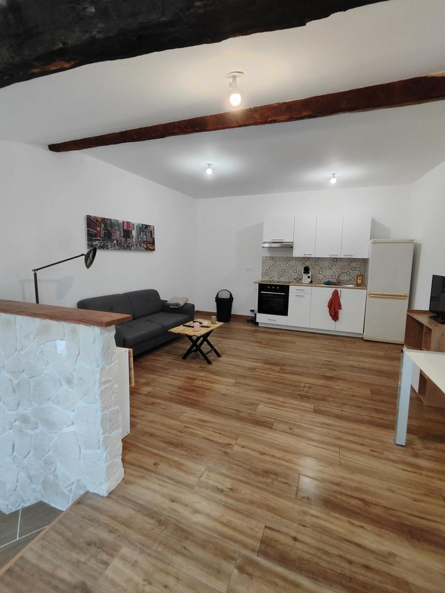 Petit Coin De Paradis Apartment Aups Phòng bức ảnh